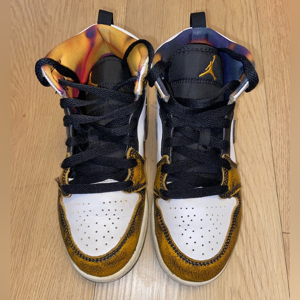 Kids Jordan Sneakers Size 2y